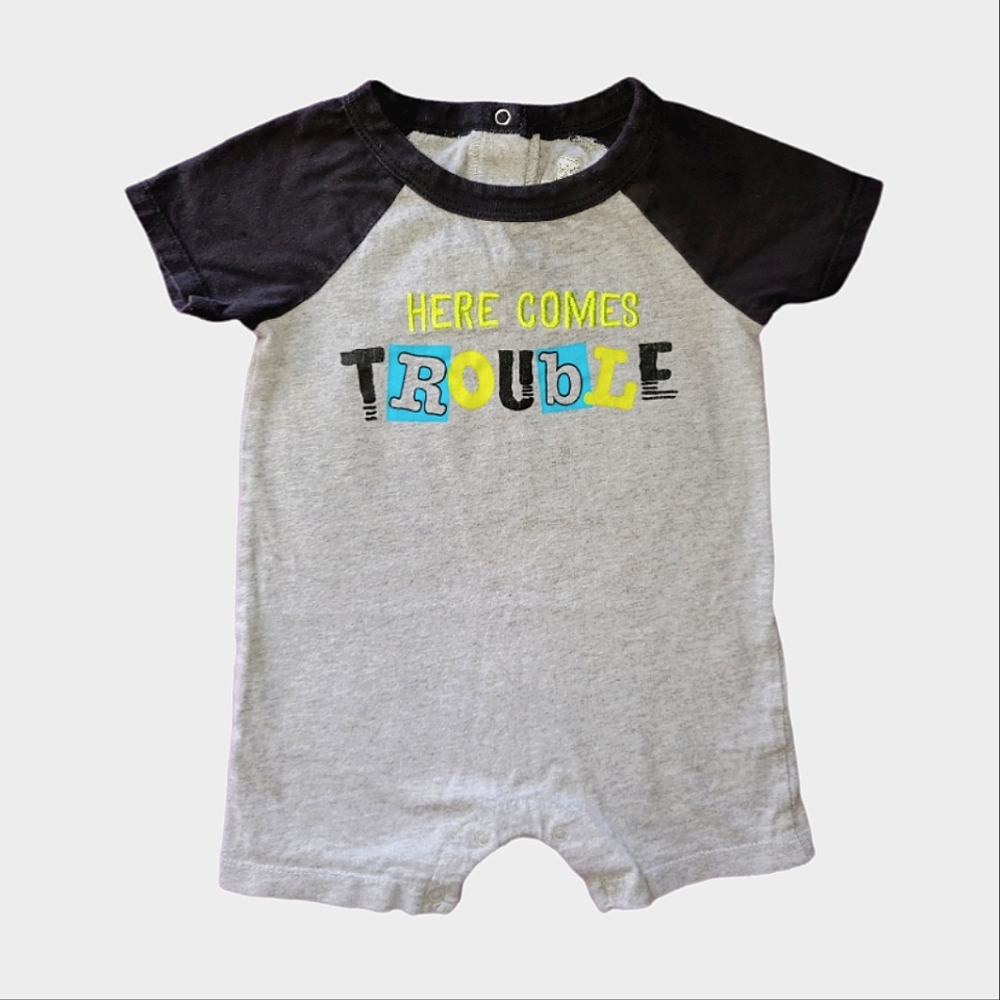 💥4/$25 Toys "R" Us Koala Kids "HERE COMES TROUBLE" One Piece Size 12months